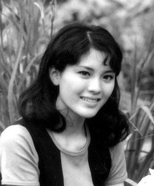 赤线之女在线观看,激情燃烧的岁月，在线重温传奇人生